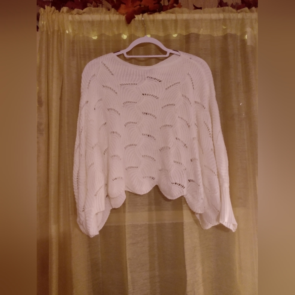 moon & madison XS Knit Cropped Sweater Off White